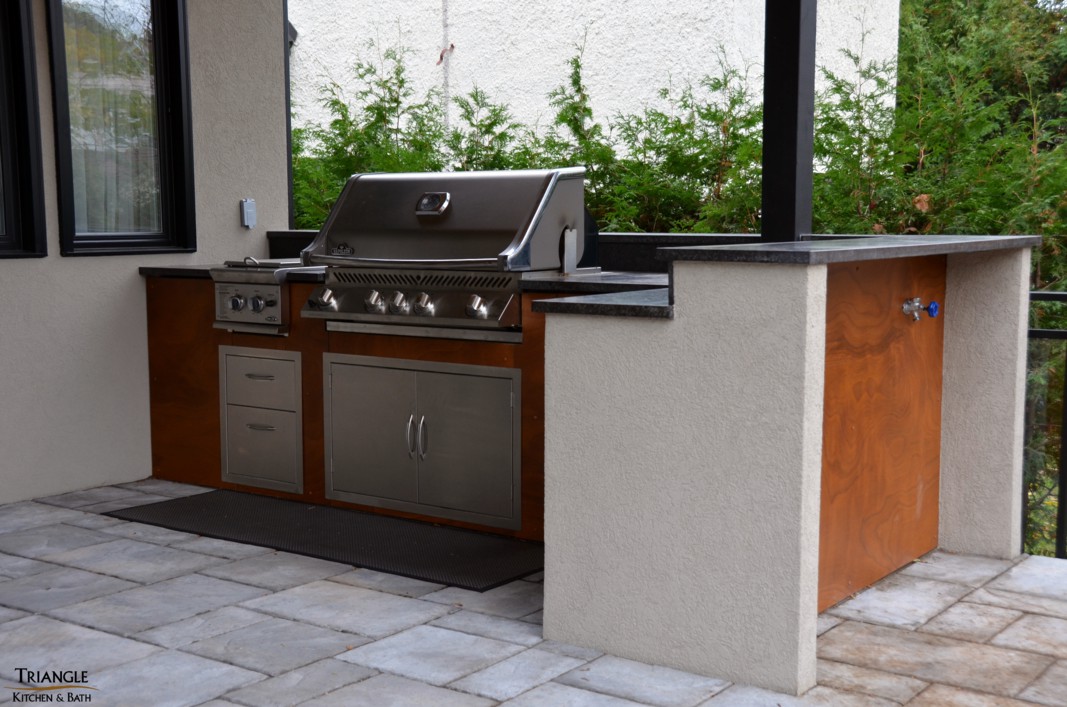 Outdoor Kitchen | TRIANGLE Kitchen & Bath